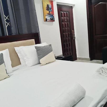 Douglas Luxury Apartments At Douglas Court, Adenta, Accra Exteriör bild