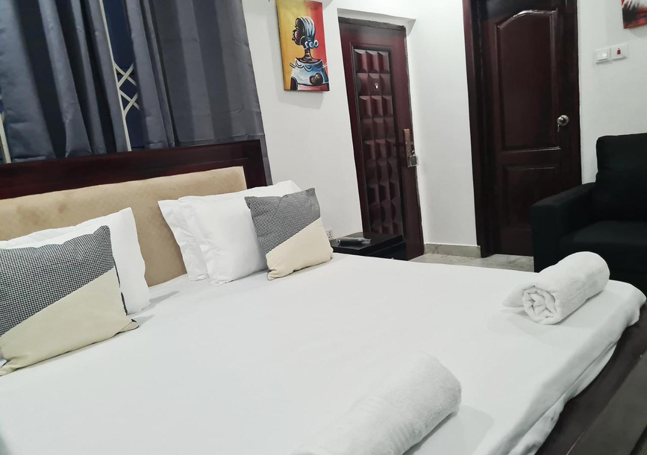 Douglas Luxury Apartments At Douglas Court, Adenta, Accra Exteriör bild