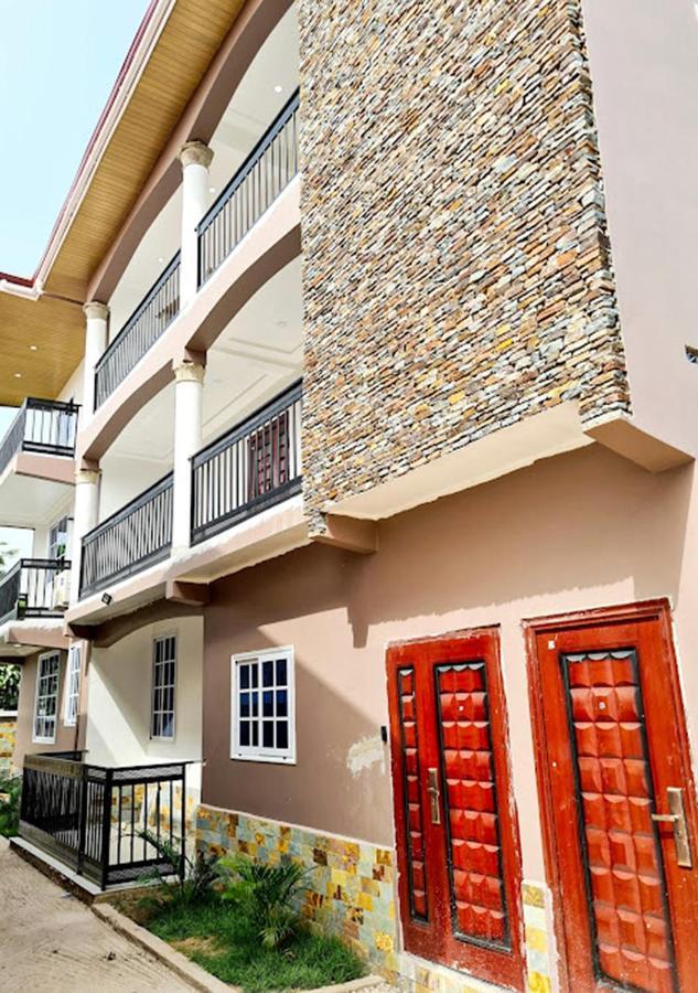 Douglas Luxury Apartments At Douglas Court, Adenta, Accra Exteriör bild