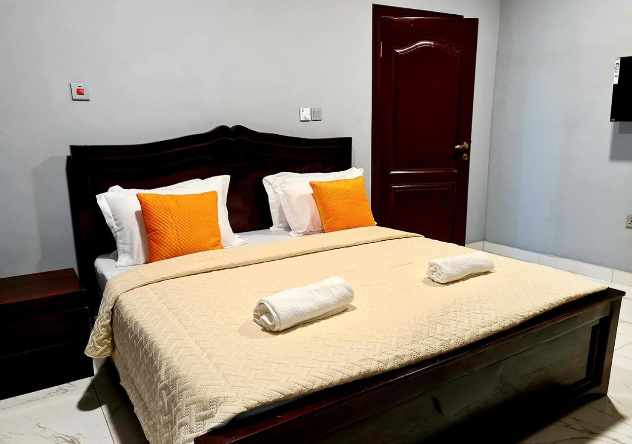 Douglas Luxury Apartments At Douglas Court, Adenta, Accra Exteriör bild