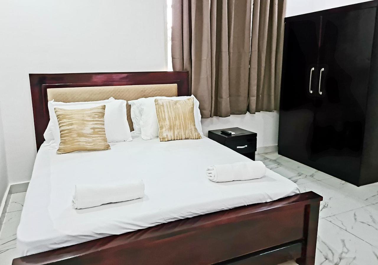 Douglas Luxury Apartments At Douglas Court, Adenta, Accra Exteriör bild